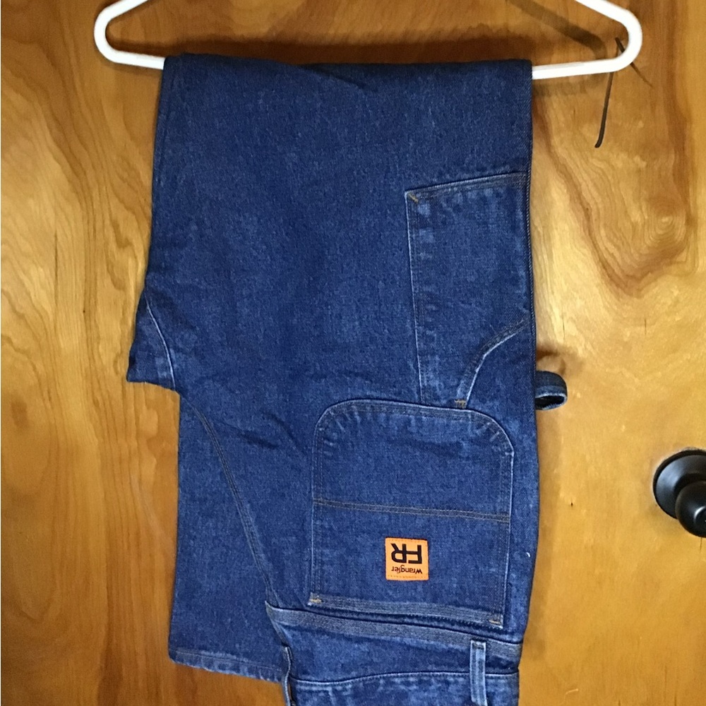Wrangler Relaxed Fit Dark Blue Jeans